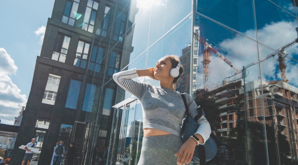 Comment intégrer vos vêtements de sport dans votre quotidien avec élégance ?